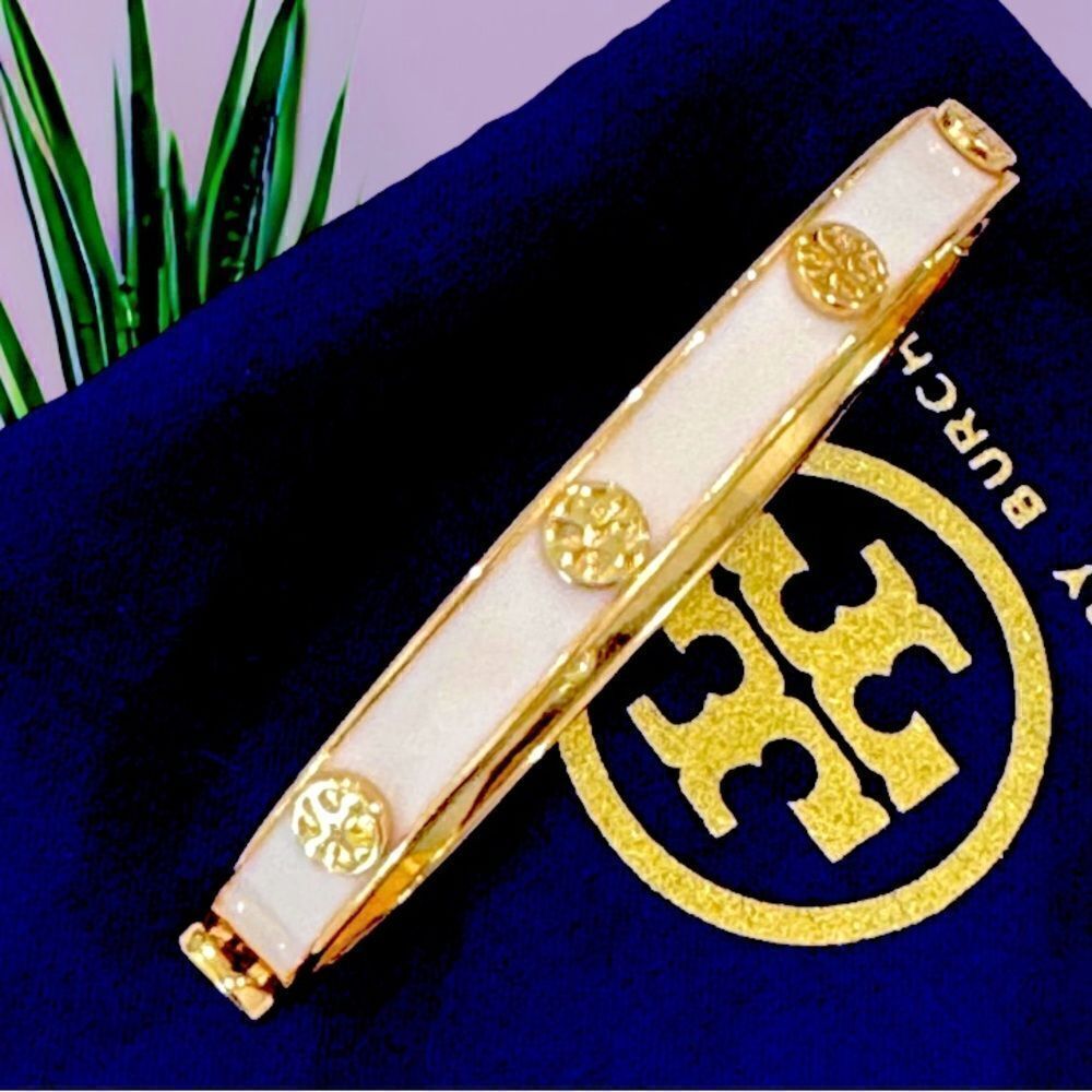 TORY BURCH KIRA LOGO ENAMEL HINGED BRACELET IN IVORY